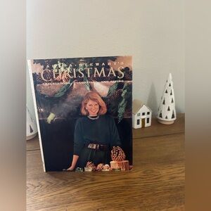 Martha Stewart’s Christmas - Entertaining, Decorating and Giving